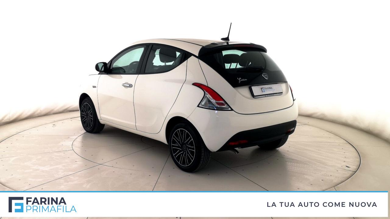 LANCIA Ypsilon III 2021 - Ypsilon 1.0 firefly hybrid Silver s&s 70cv 5p.ti