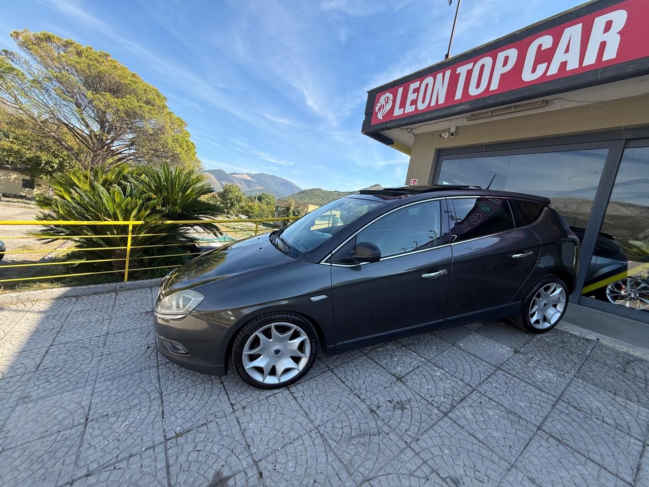 Lancia Delta 1.9 MJT Twinturbo DPF Platino tetto apribile full