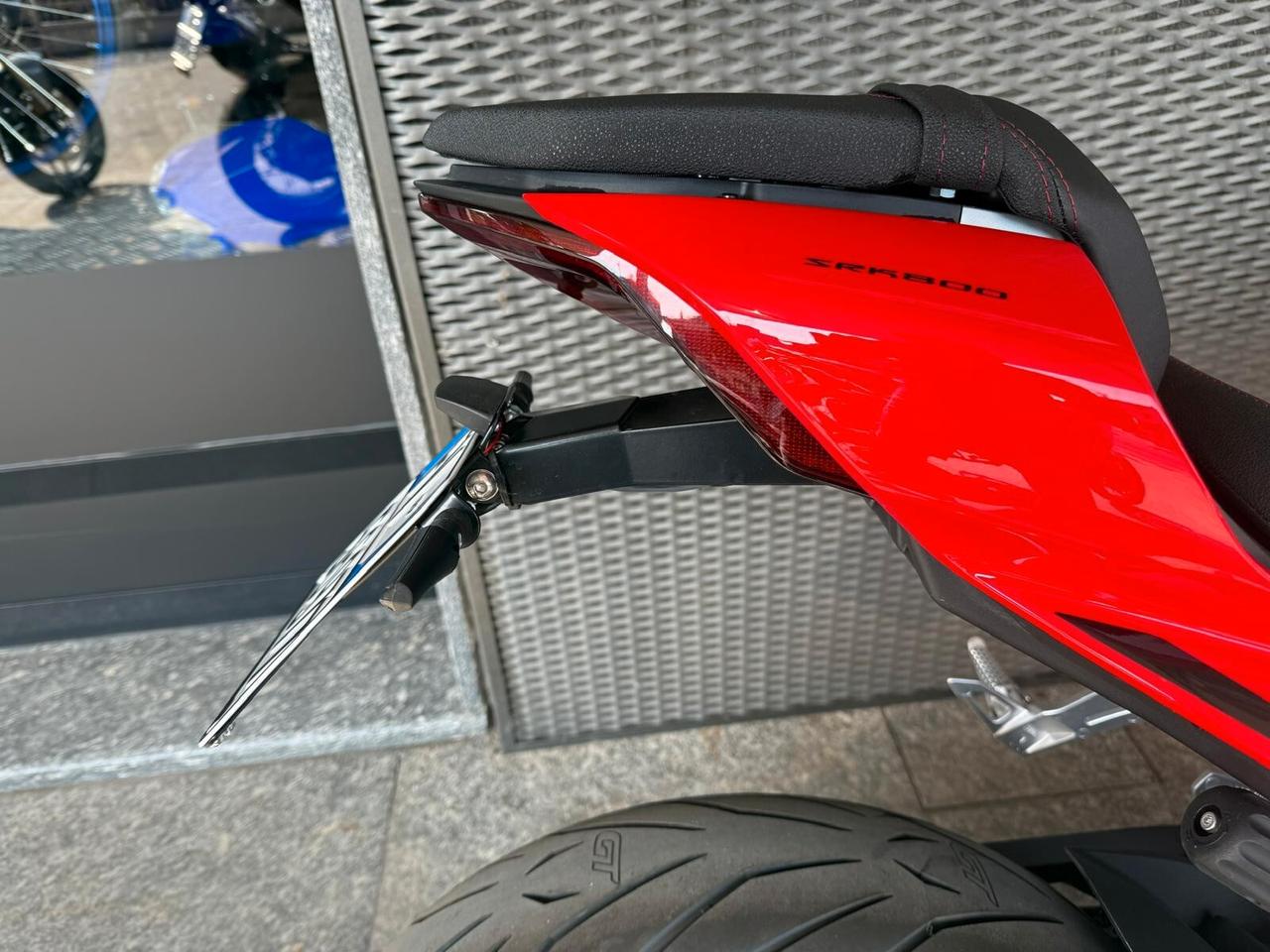 Qj Motor SRK 800 naked