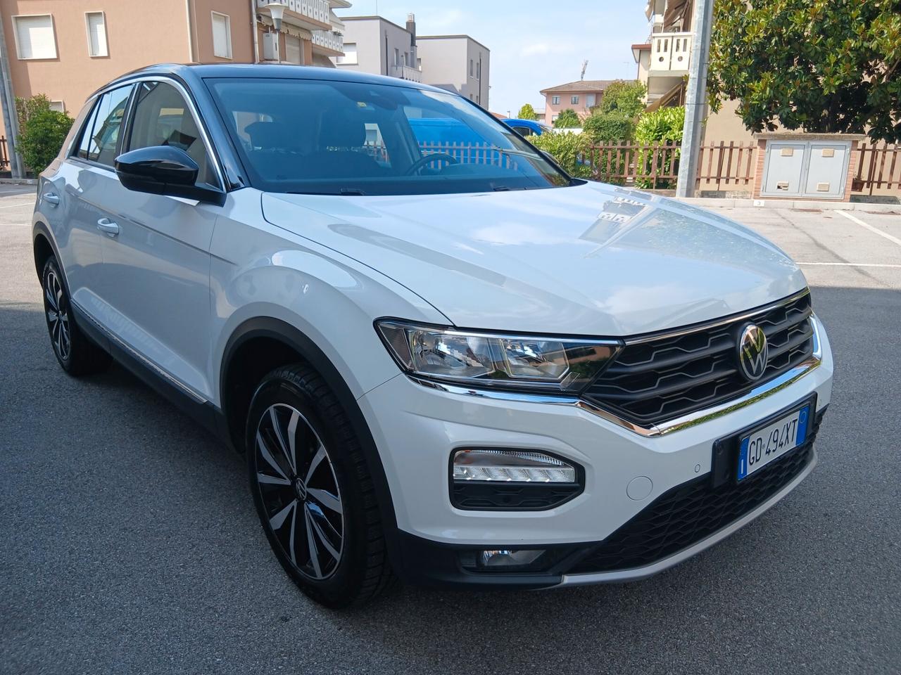 Vw T Roc Style 1.0 Tsi con Teck pack full opt TUA a € 241 mese