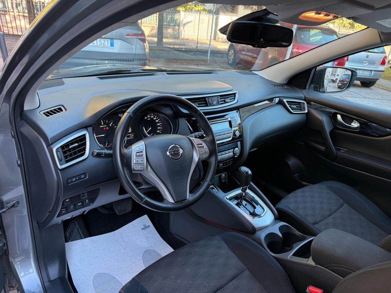 Nissan Qashqai 1.6 dCi 2WD Visia CAMBIO AUTOMATICO