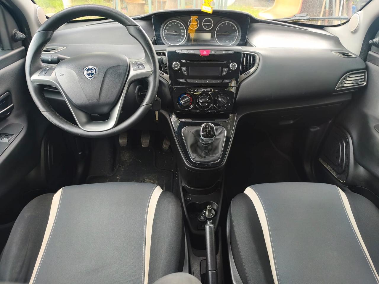 Lancia Ypsilon 1.2 69 CV 5 porte GPL Ecochic Gold