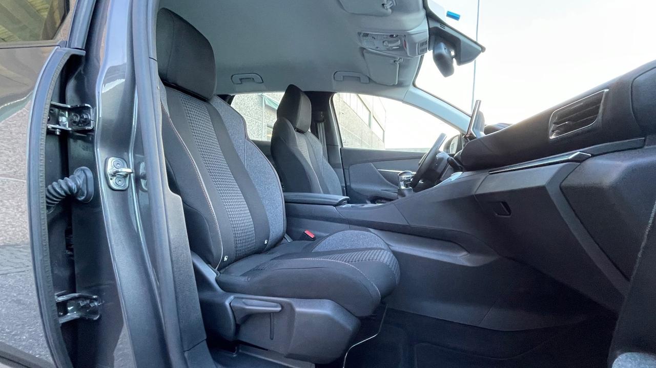 PEUGEOT 3008 1.5 ALLURE BLUEHDI 131CV - FULL LED, VIRTUAL COCKPIT, NEOPATENTATI