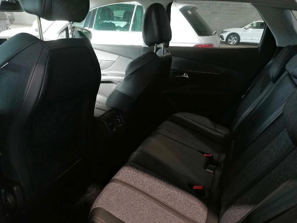 Peugeot 3008 BlueHDi 130 S&S EAT8 Allure