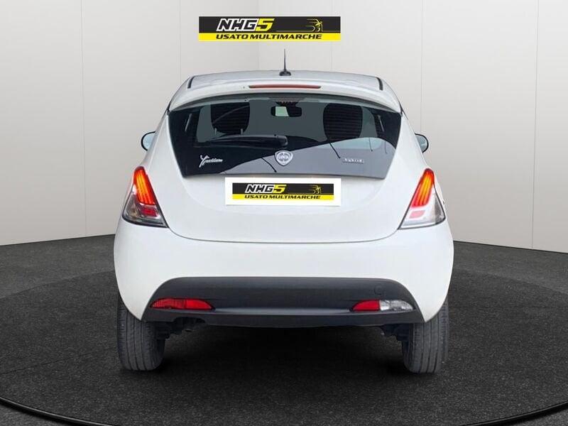 Lancia Ypsilon 1.0 FireFly 5 porte S&S Hybrid Silver