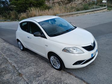 Lancia Ypsilon Silver