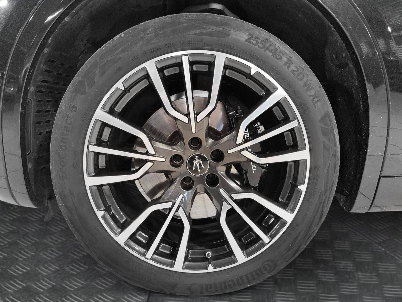 Maserati Grecale mhev Modena 330cv