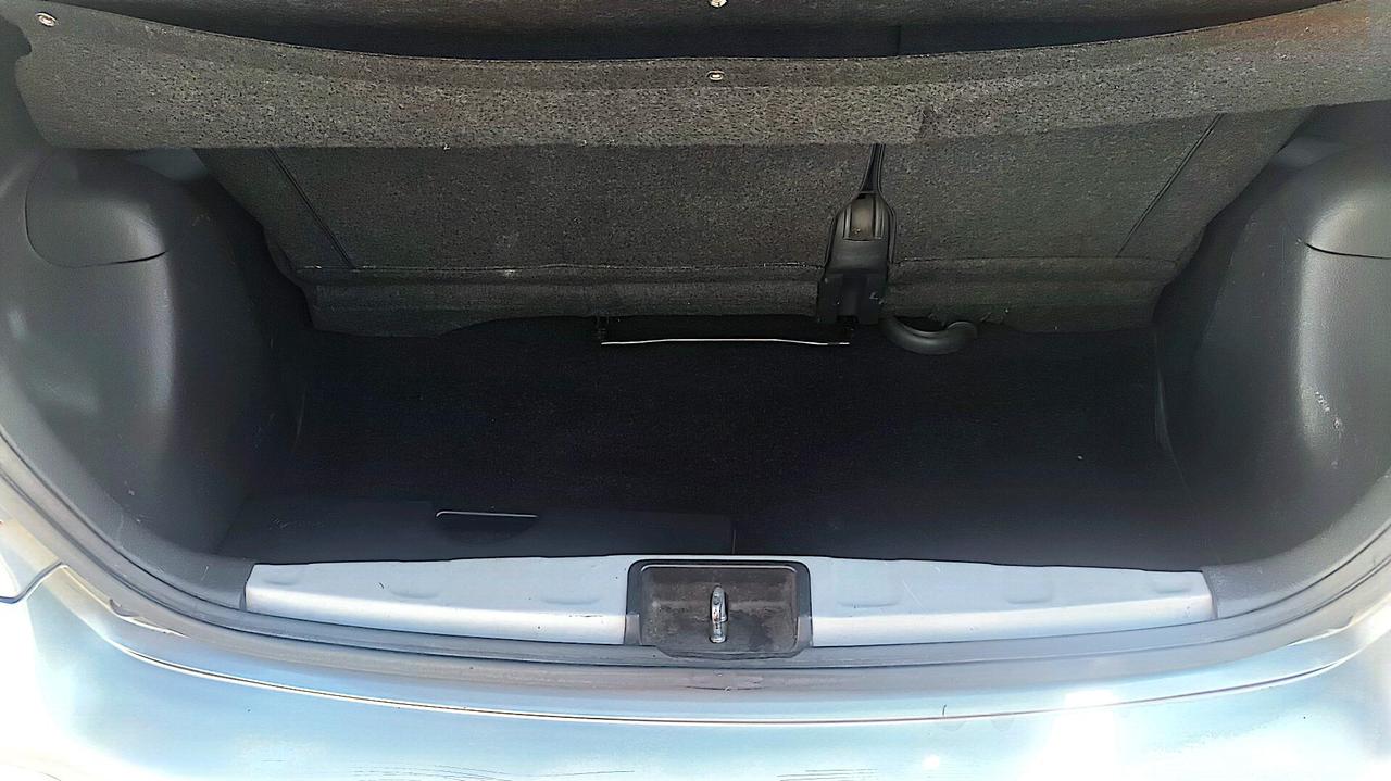 Toyota Yaris 1.0i 16V cat 3 porte Sol