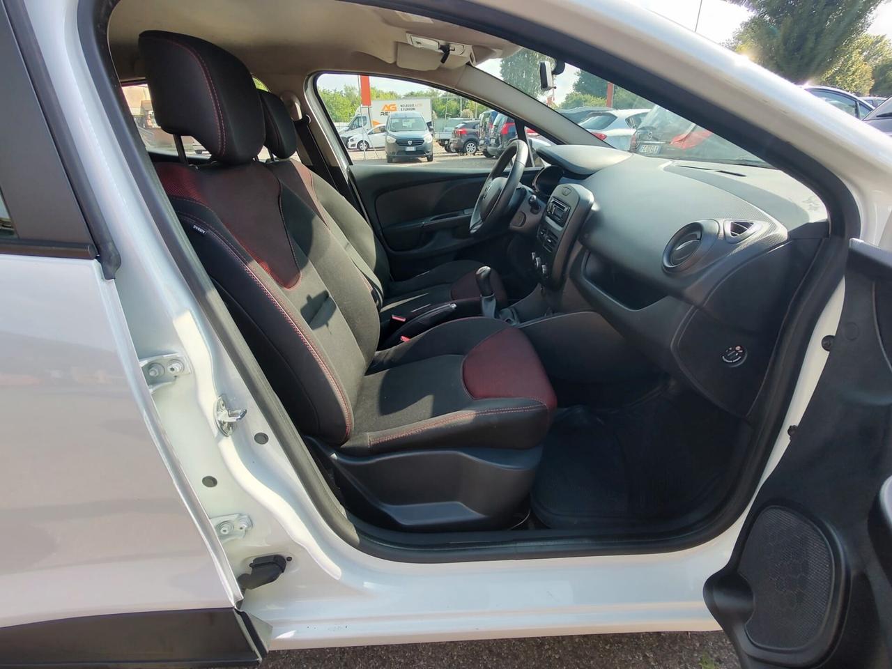 Renault Clio 1.2 75CV 5 porte Wave, OK NEOPATENTATI, GARANZIA L.12 MESI