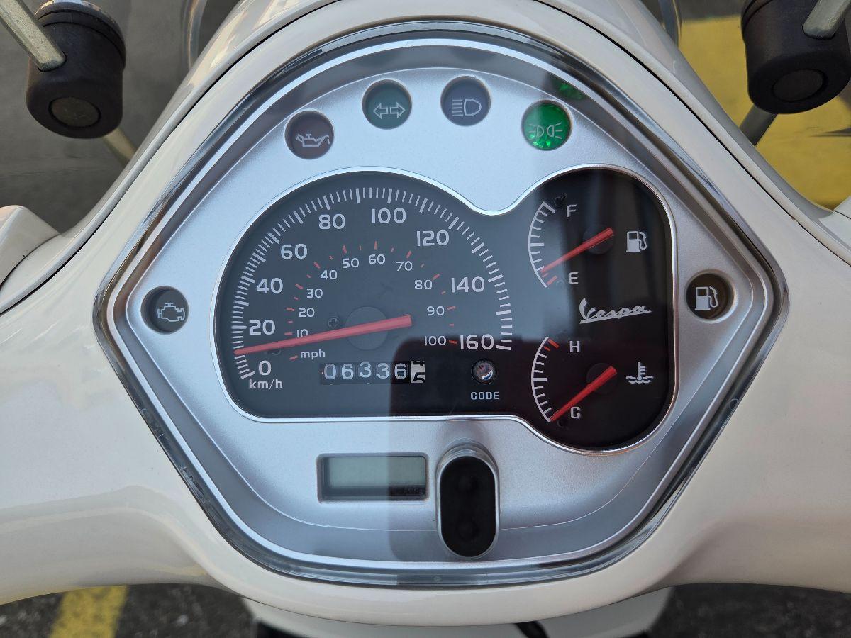 Vespa - GTS 300 - Super
