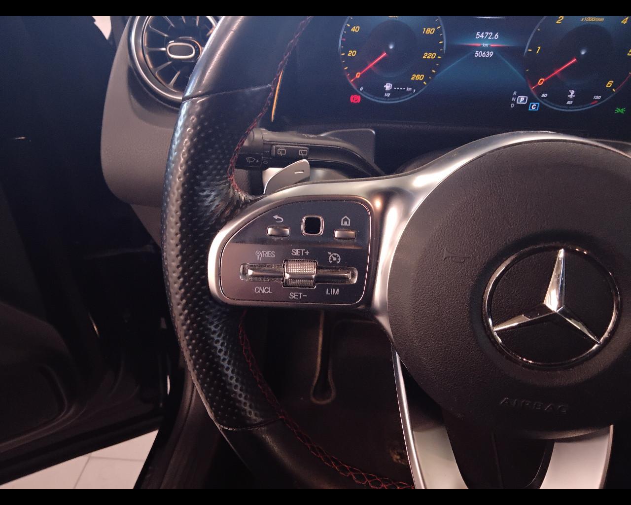 Mercedes-Benz GLB - X247 2019 - GLB 180 d Premium auto