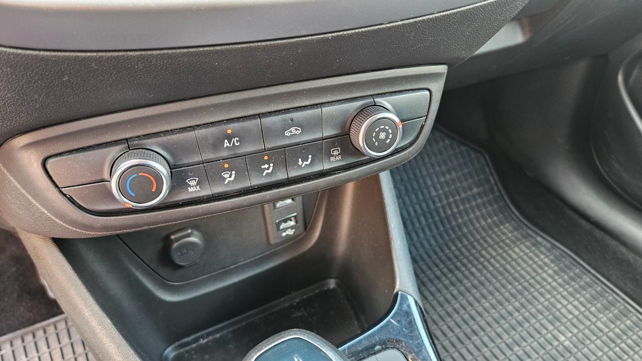 Opel Crossland 1.2 81CV NAVY-CARPLAY