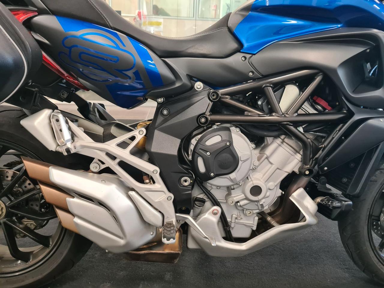 MV AGUSTA STRADALE 800