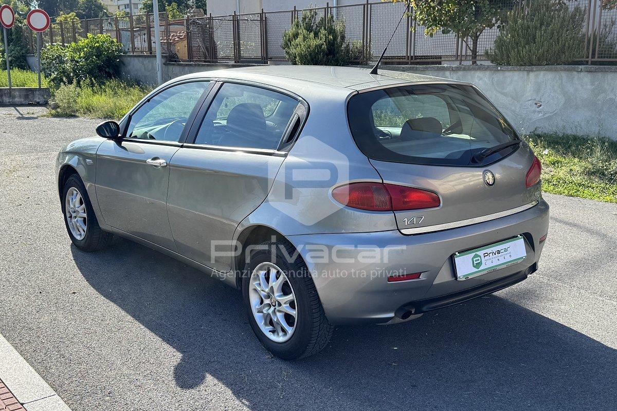 ALFA ROMEO 147 1.9 JTD (115) 5 porte Distinctive