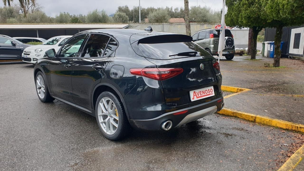 Alfa Romeo Stelvio 2.2 Turbodiesel 180 CV AT8 RWD Super