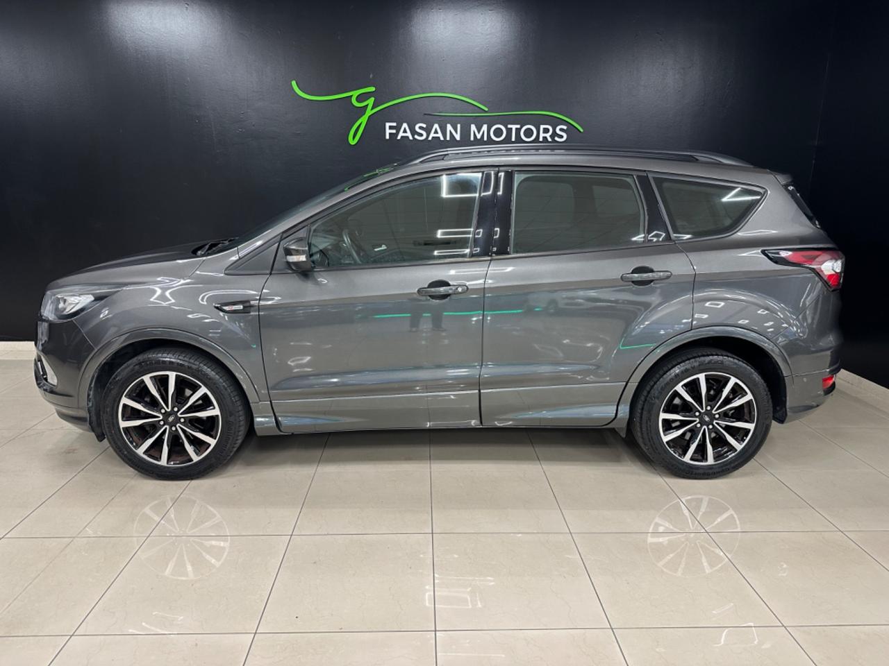 Ford Kuga 1.5 TDCI 120 CV S&S 2WD ST-Line