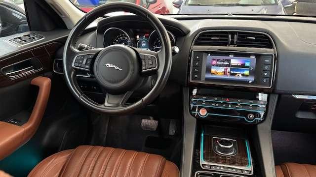 Jaguar F-Pace F-Pace 2016 2.0d Portfolio AWD 180cv auto-tetto pan-autom-