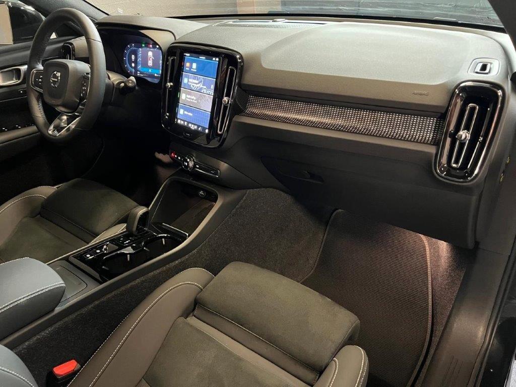 Volvo XC40 2.0 b4 Hybrid Ultra Dark 197cv