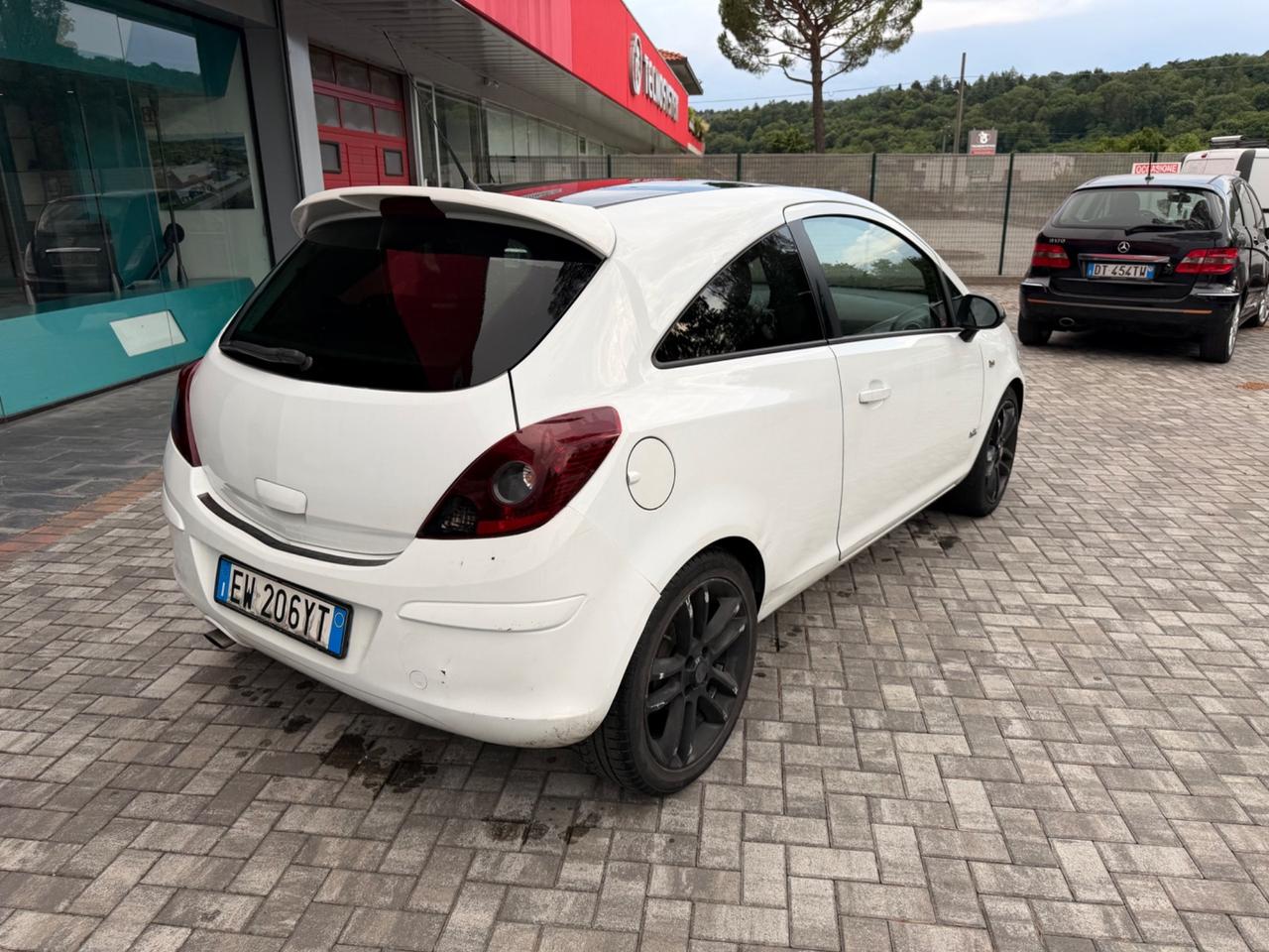 Opel Corsa 1.2 BENZINA 2014 - NEOPATENTATI