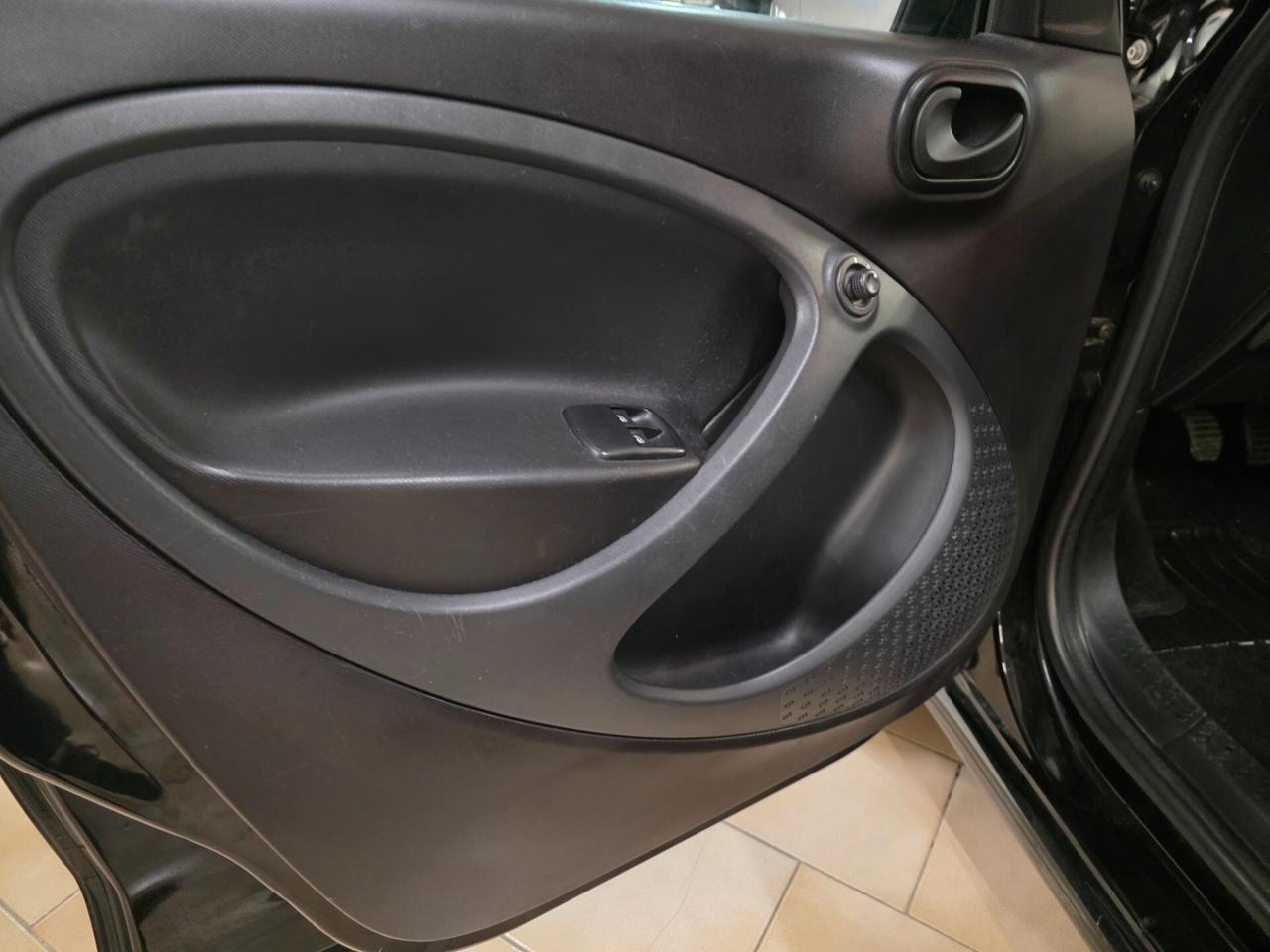 Smart ForFour 70 1.0 Youngster