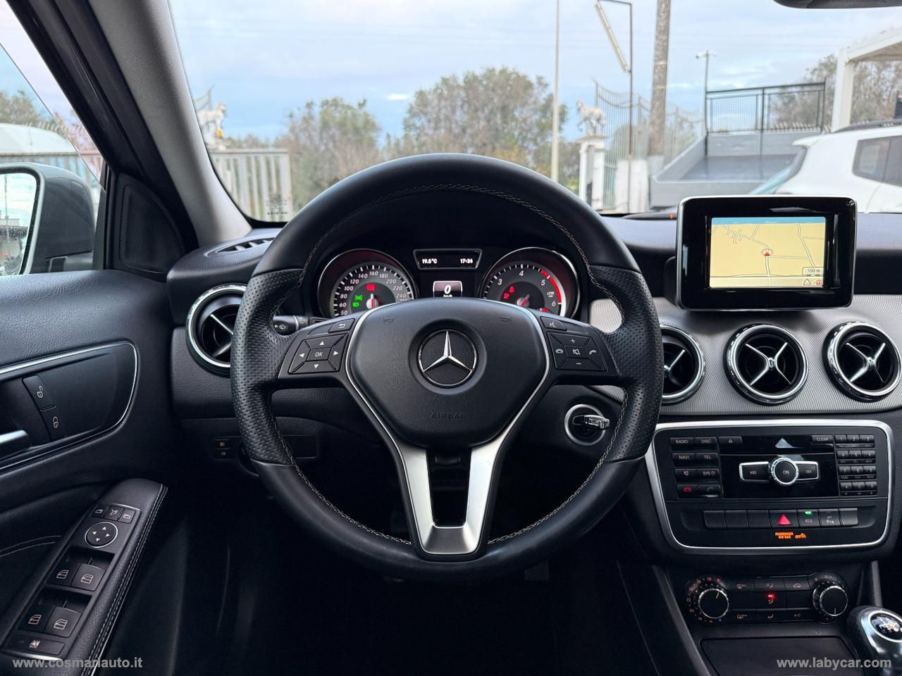 MERCEDES-BENZ GLA 200 CDI Sport