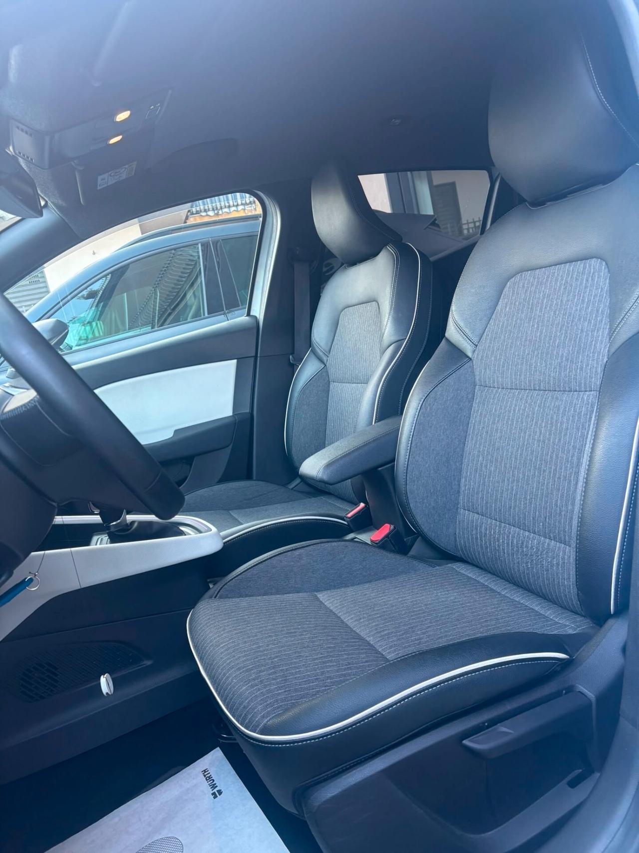 Renault Clio 1.6 E-Tech full hybrid Techno 145cv auto