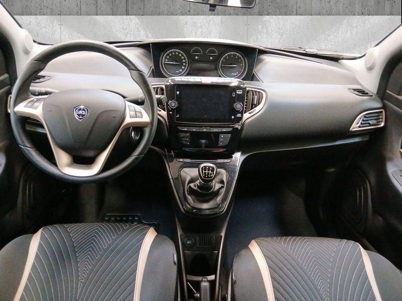 Lancia Ypsilon 1.0 firefly hybrid Alberta Ferretti s&s 70cv