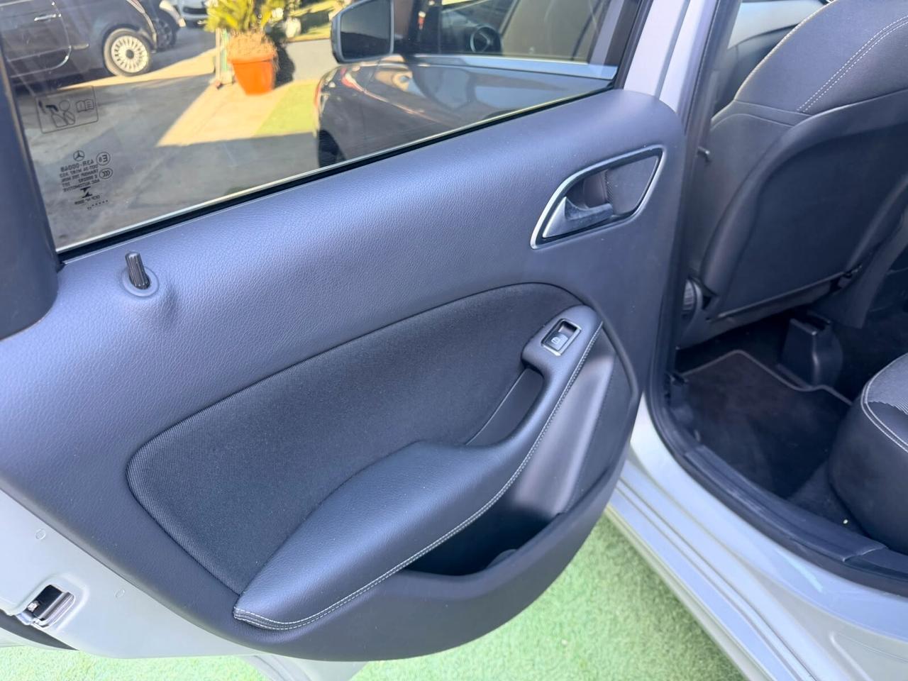Mercedes-benz B 180 Premium