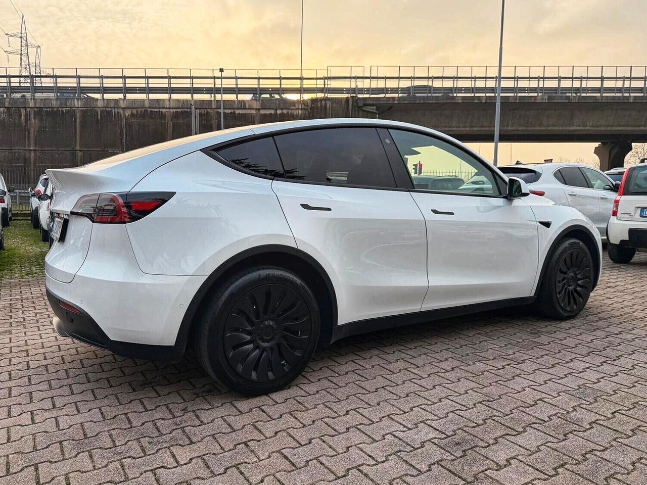 Tesla Model Y Long Range AWD