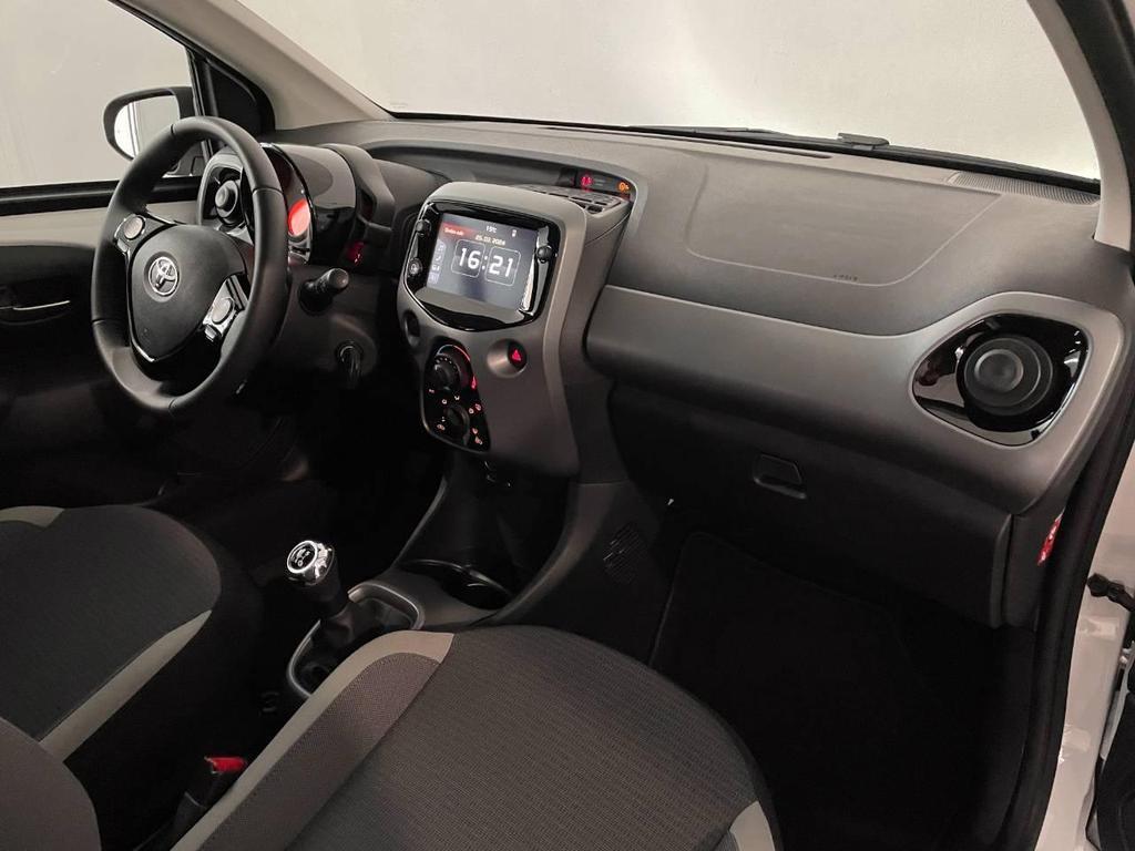 Toyota Aygo 5 Porte 1.0 VVT-i x-play