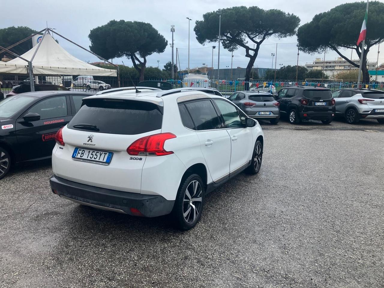 PEUGEOT 2008 1.2 110cv Allure ...solo 4.000Km.!!