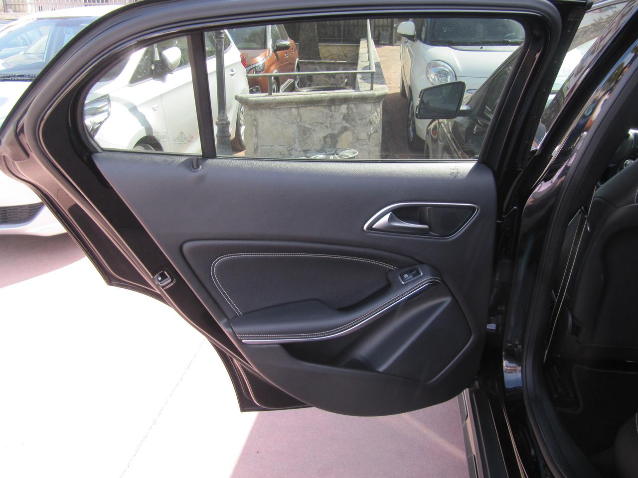 Mercedes-benz GLA 200 d Automatic Premium - tetto apribile