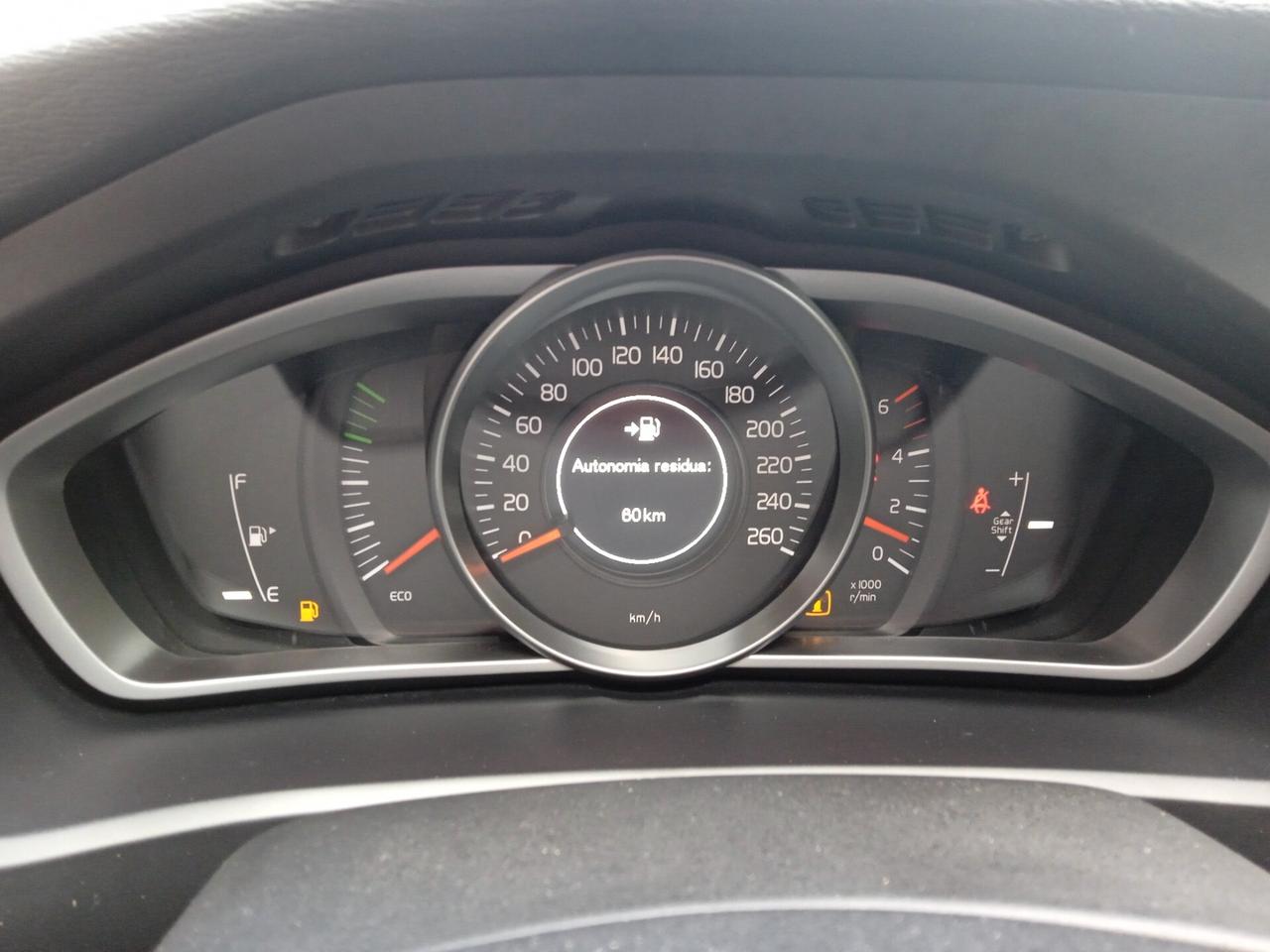 Volvo V40 D2 CERCHI DA 17" CLIMA AUTOMATICO CRUISE CONTROL REGOLARMENTE TAGLIANDATA E DOCUMENTABILE