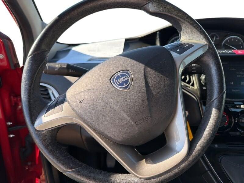 Lancia Ypsilon Ypsilon 1.0 FireFly 5 porte S&S Hybrid Ecochic Silver