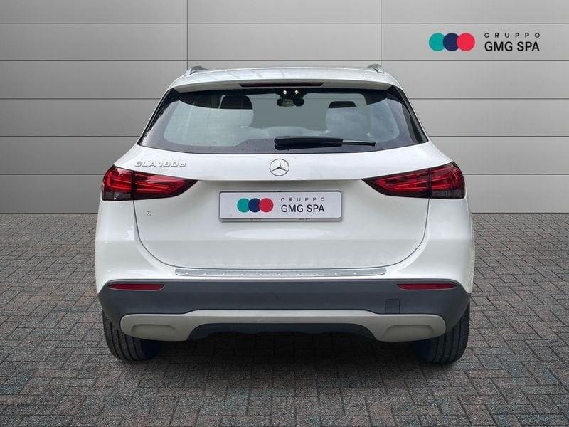 Mercedes-Benz GLA 180 d Business auto