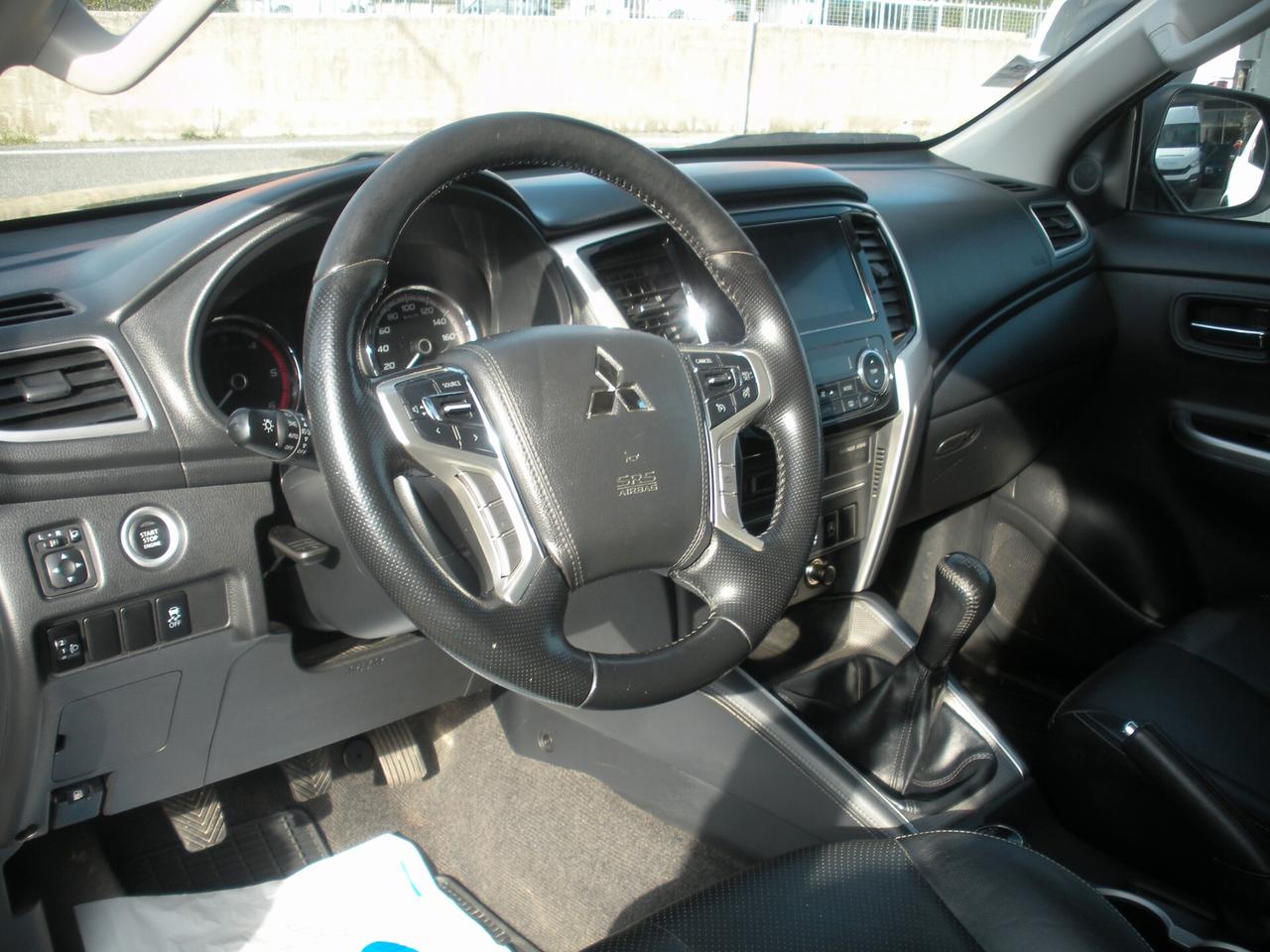 Mitsubishi L200 2.3 D Club Cab 4x4 Super Select Intense