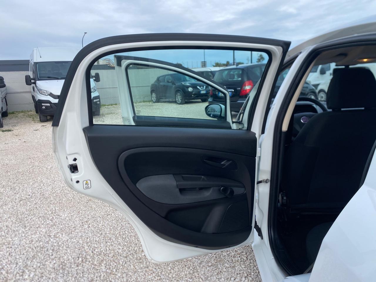 Fiat Grande Punto 1.2 5 porte Dynamic NEOPATENTATI UNICO PROPIETARIO