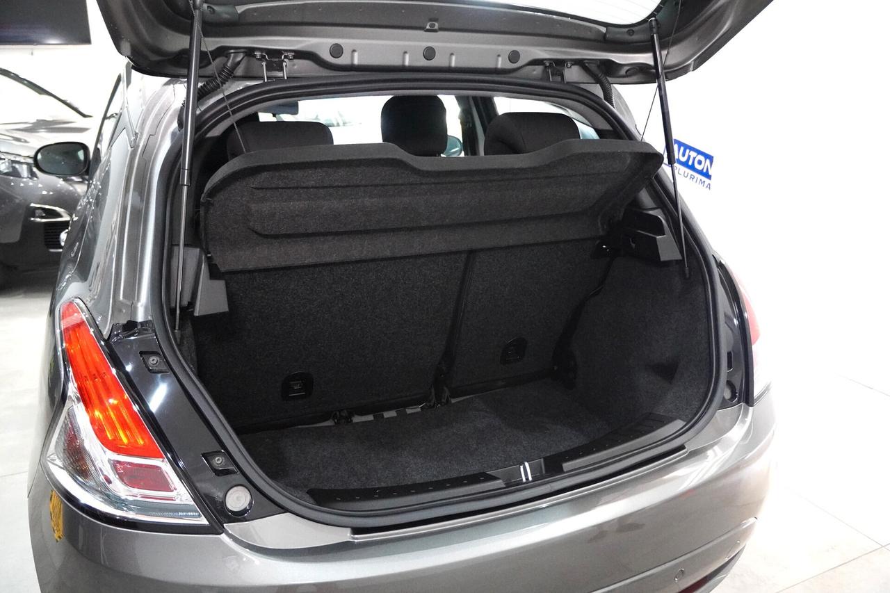 Lancia Ypsilon 1.0 FireFly 5 porte S&S Hybrid Platino