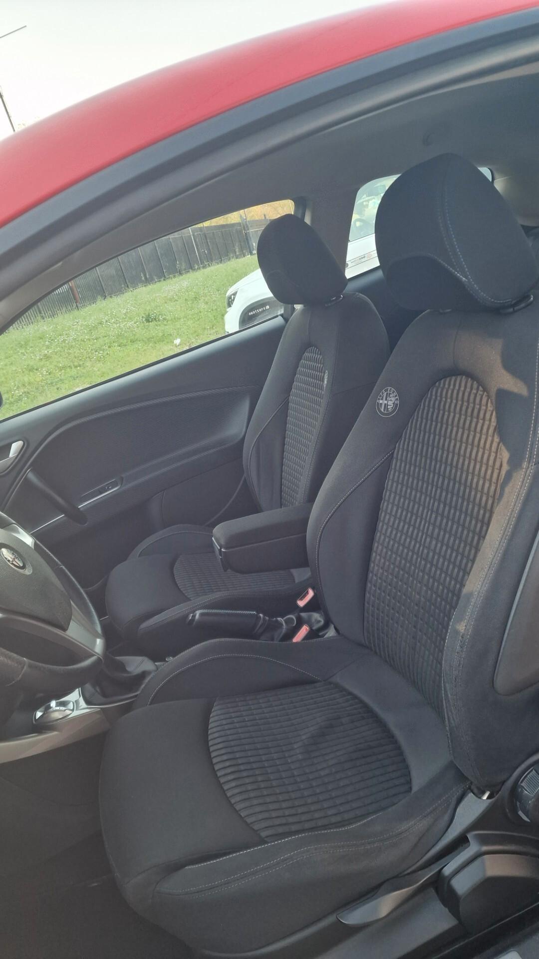 Alfa Romeo MiTo 1.6 JTDm 16V Distinctive Sport Pack