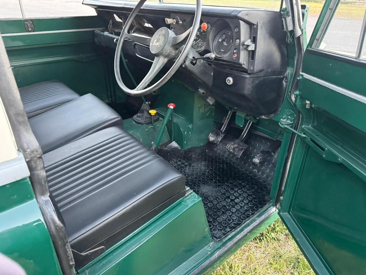 Land Rover Series III 88