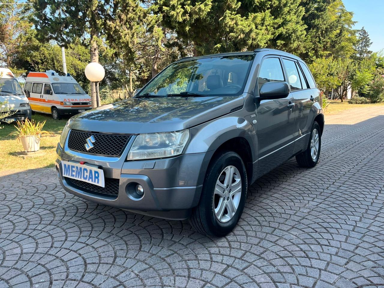 Suzuki Grand Vitara Grand Vitara 1.9 DDiS 5 porte Executive PERMUTABILE INTERNI IN PELLE