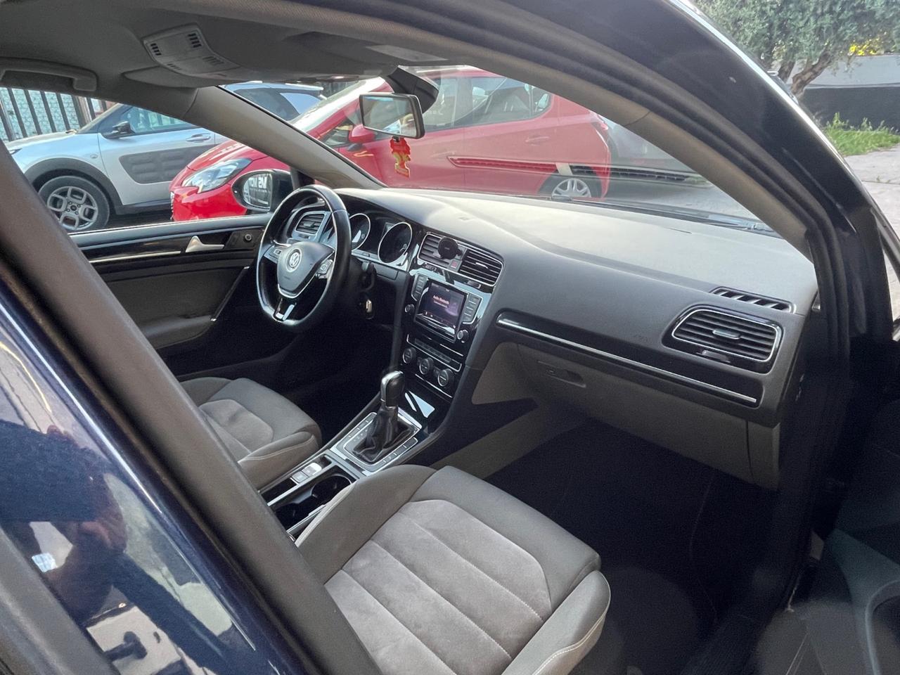 VW Golf Variant 1.6 TDI 110 cv DSG Highline