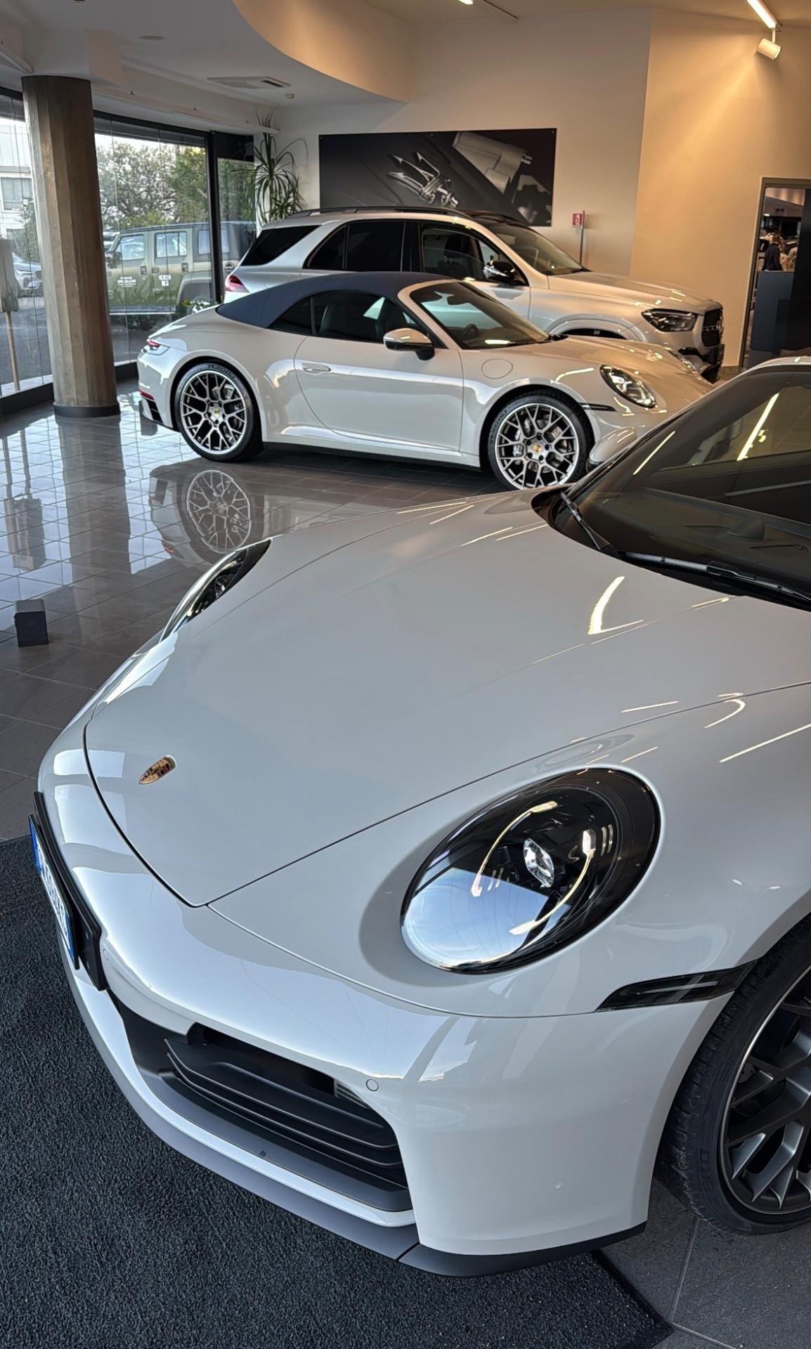 Porsche 911 Carrera Cabriolet