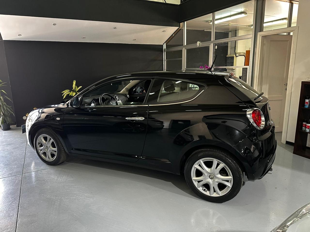 Alfa Romeo MiTo 1.4 105 CV M.air S&S Distinctive Sport Pack