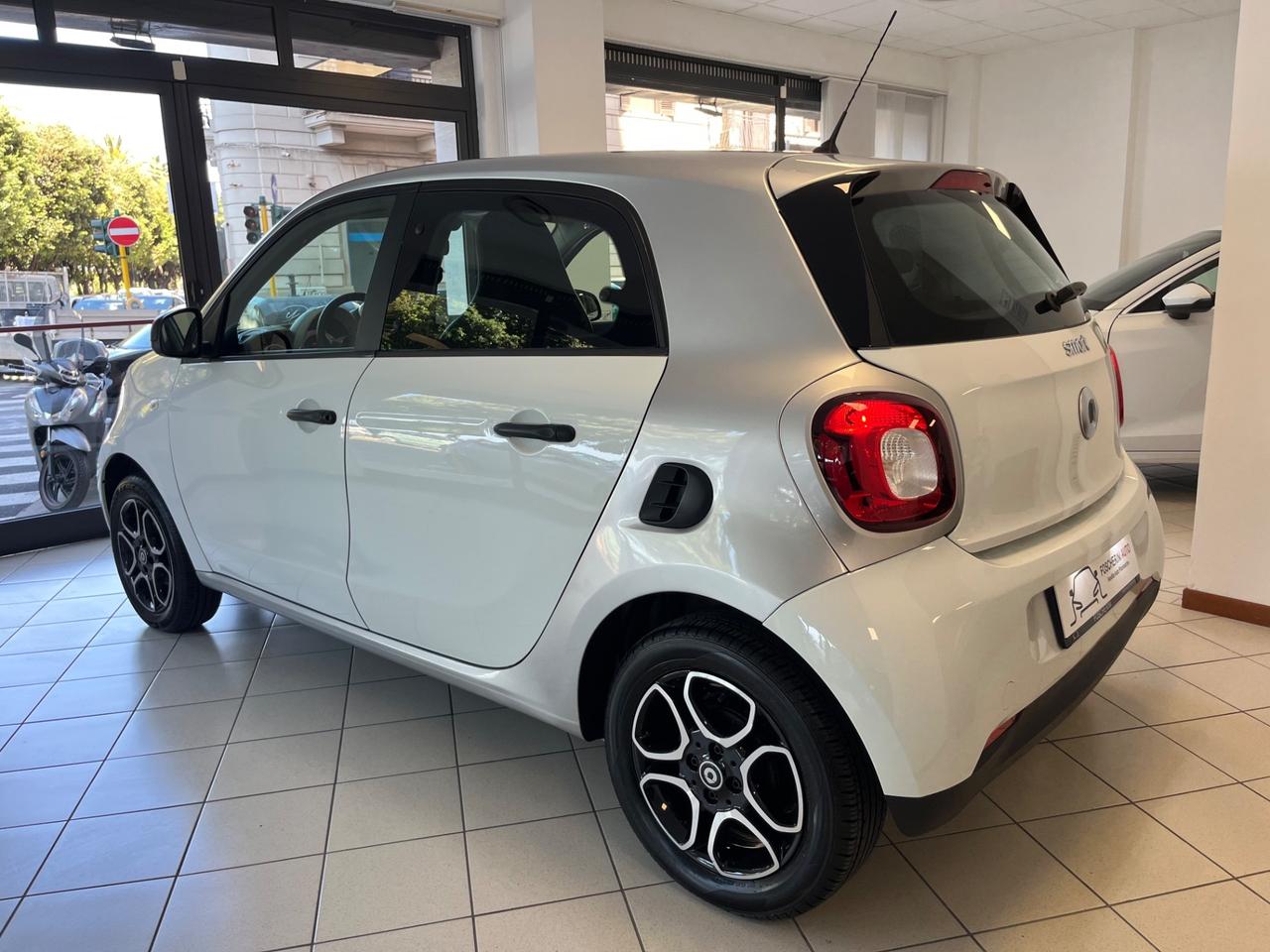 Smart ForFour 70 1.0 Prime pelle/navigatore/led!!