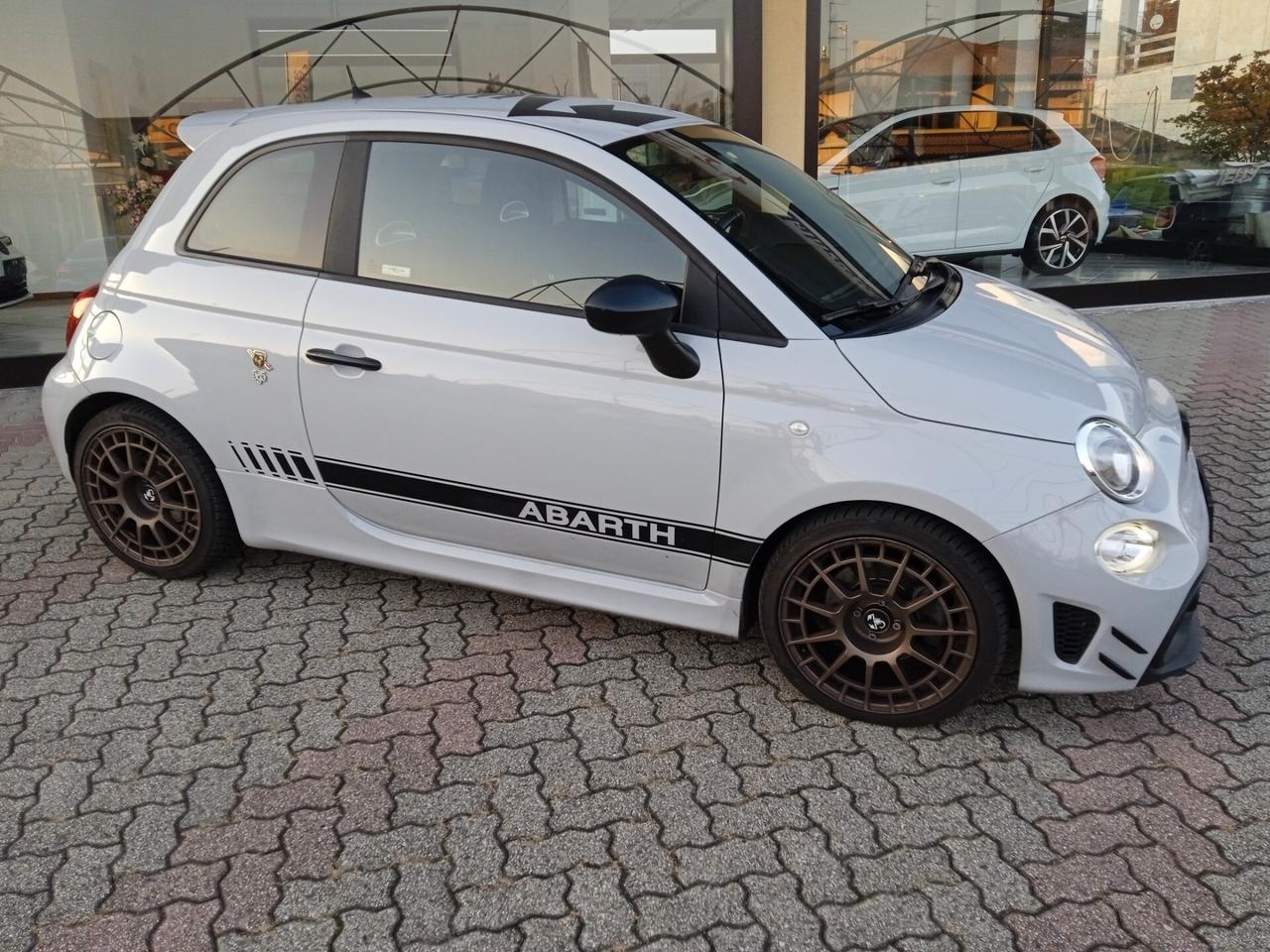 Abarth 595 17" GRIGIO CAMPOVOLO SENS PARK GOMME INVERNALI SEMI NUOVE VETRI SCURI