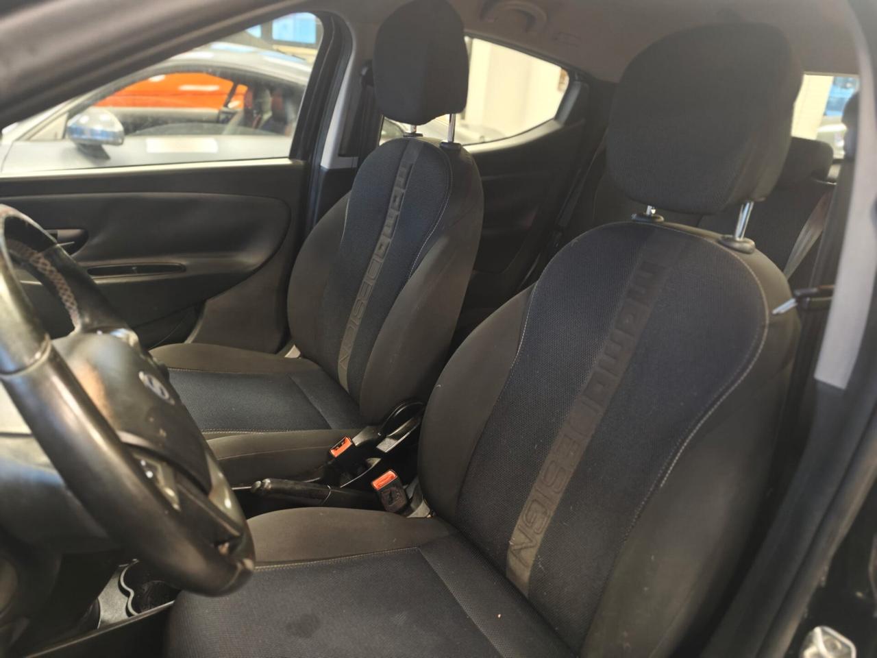 Lancia Ypsilon 1.2 69 CV 5 porte S&S Platinum