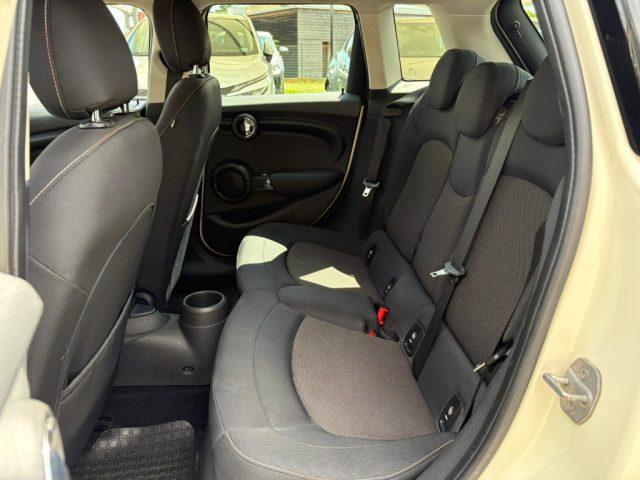 MINI Cooper D 1.5 5 porte AUT - NAVI - LED - BT - PDC POST. - 16