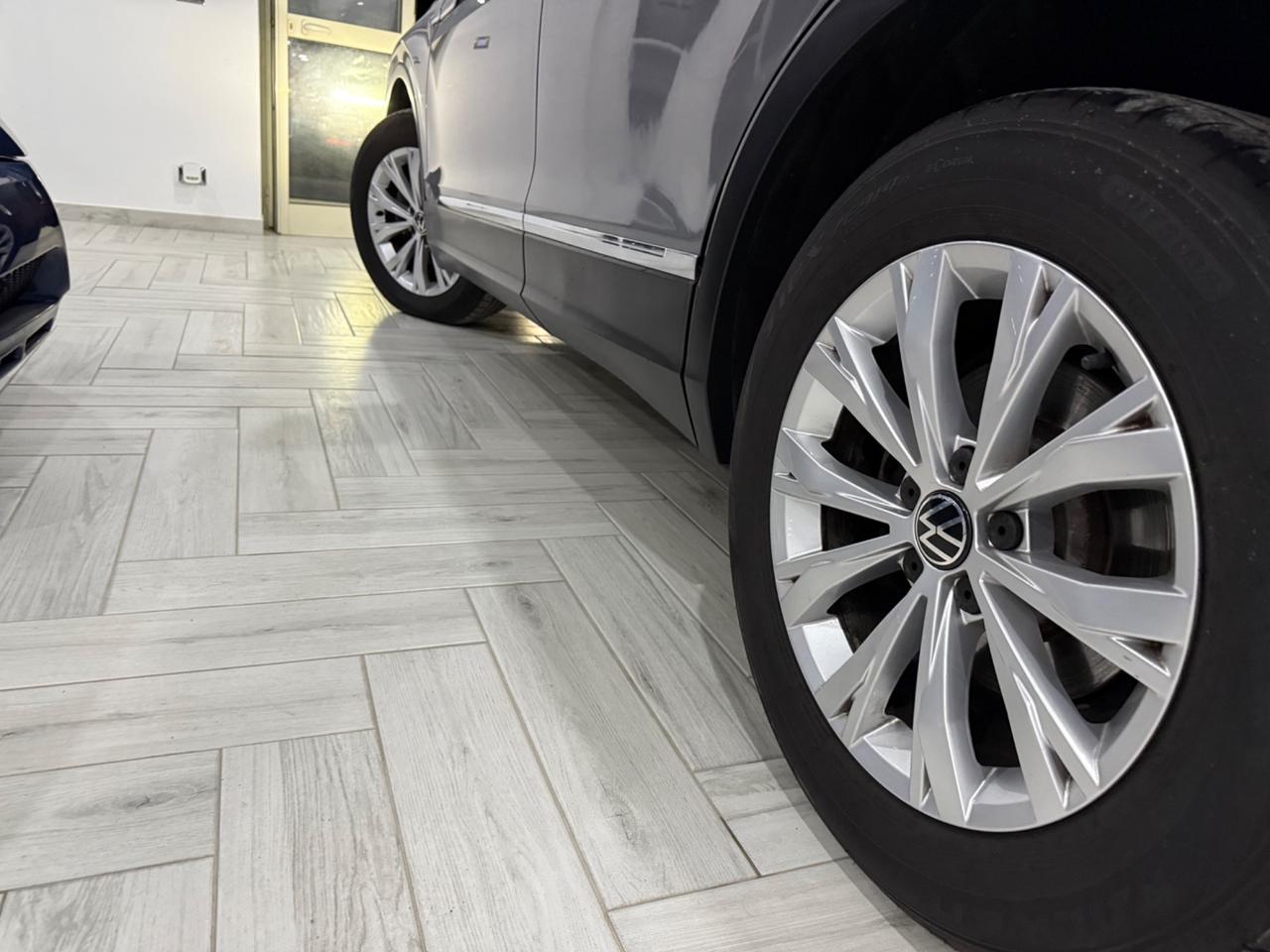 Volkswagen Tiguan 2.0TDI150CV DSG CARPLAY/AMBIENT2022