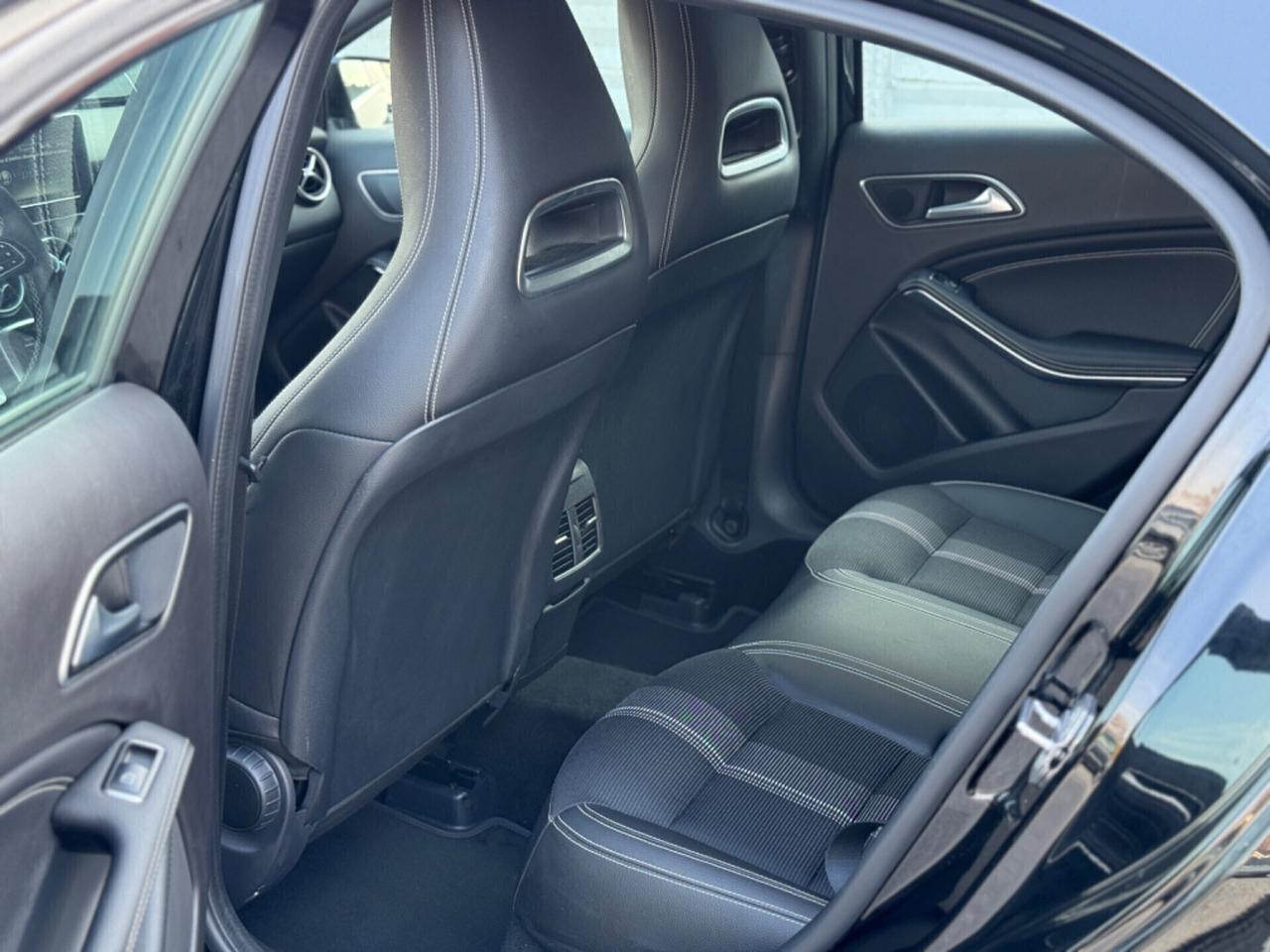 Mercedes-benz A 180 AMG Line - Premium Next auto